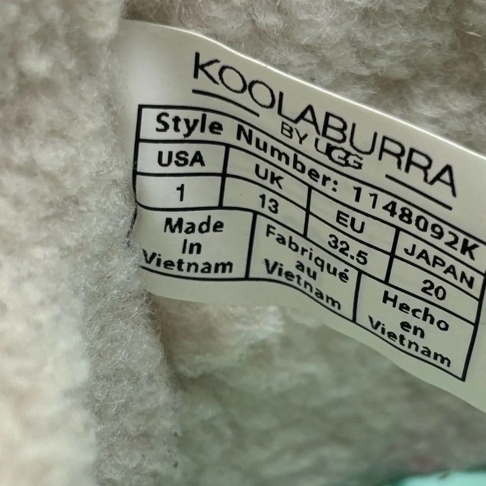 Koolaburra Cream Faux Shearling Lined Footwear, size 1 little girl, box 36